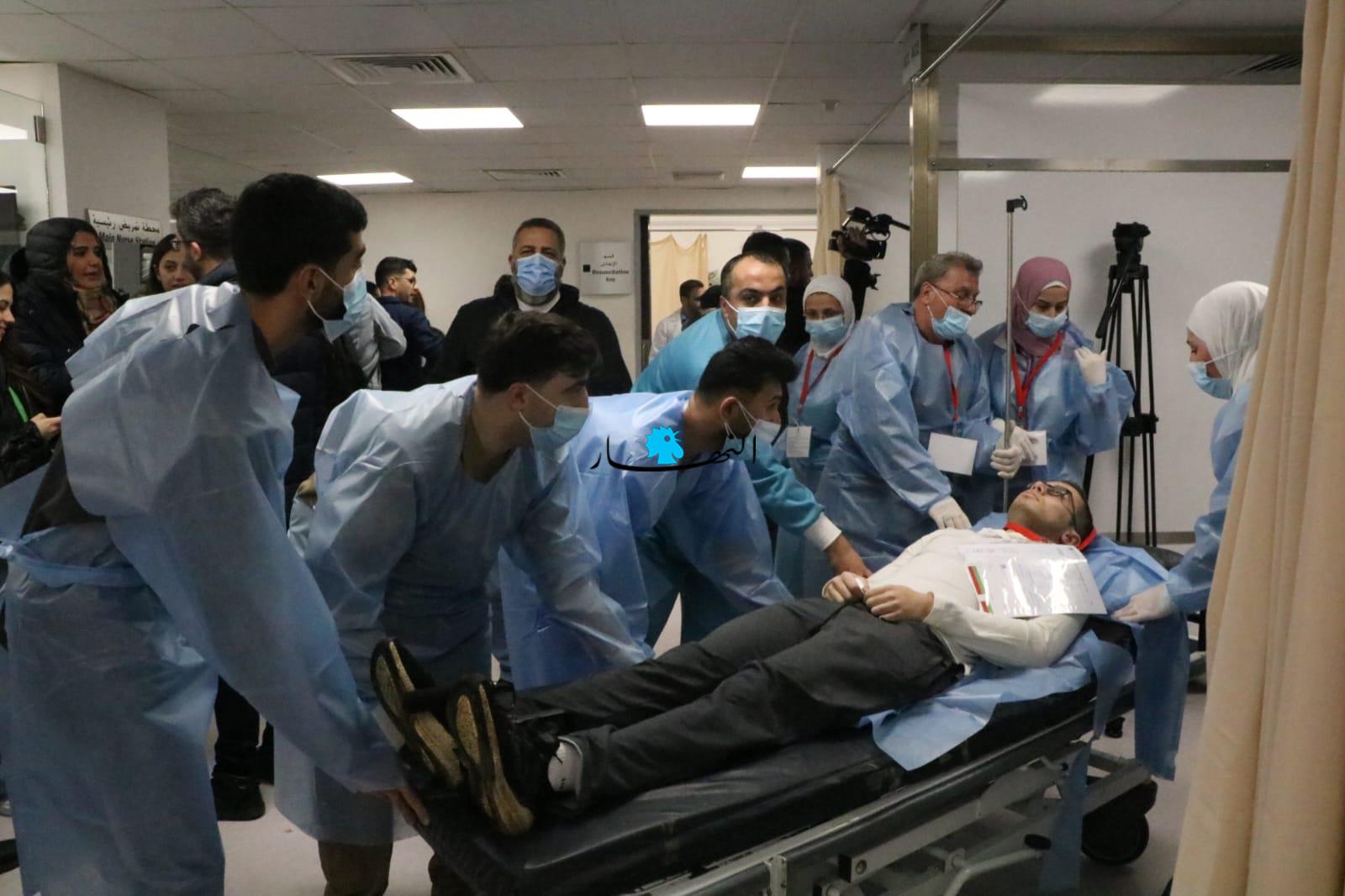 مناورة في مستشفى رفيق الحريري حول الكفاءة والجهوزية لمواجهة أي عدوان على لبنان (صور)